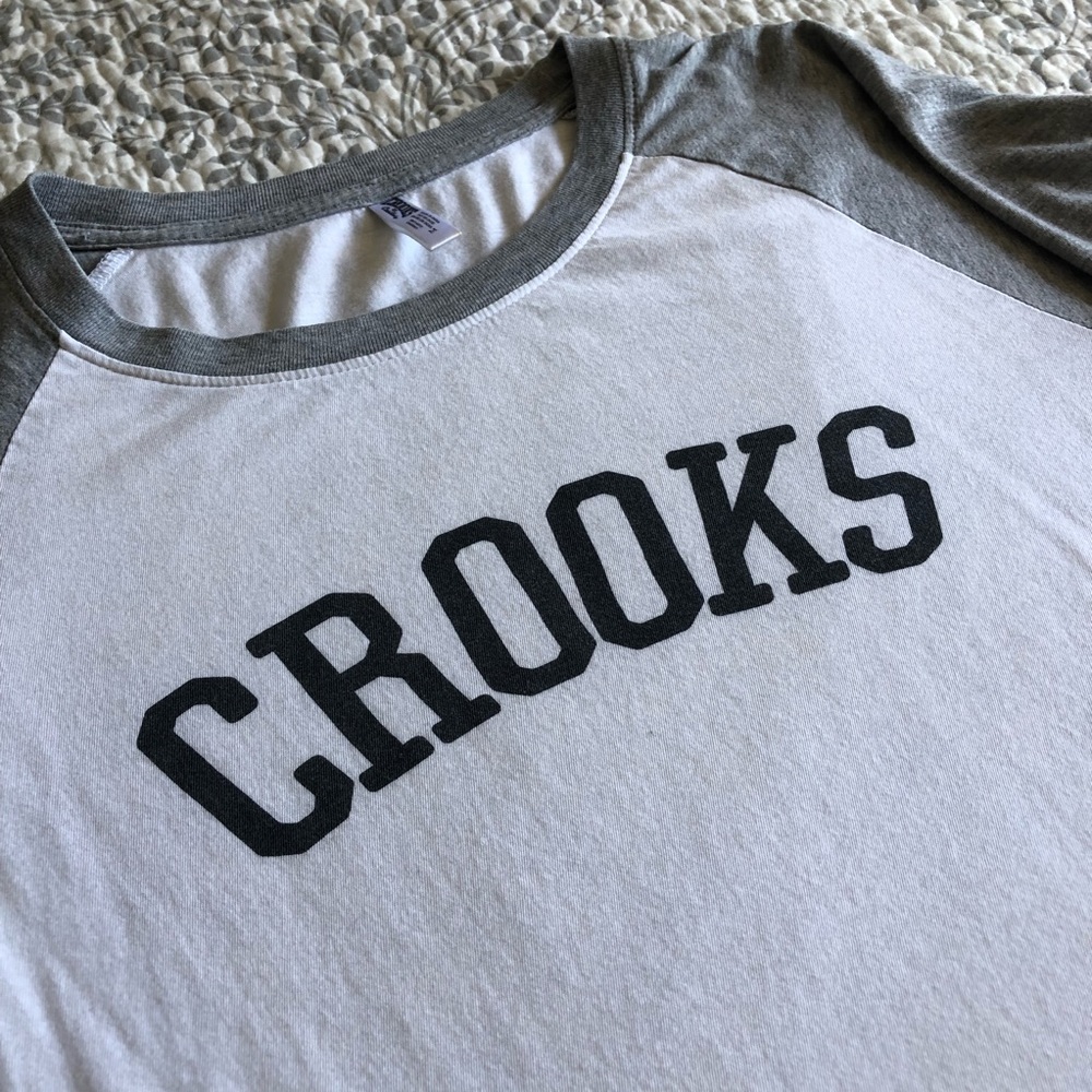 Crooks & Castles Raglan Tee Ladies Medium - Picture 2 of 5